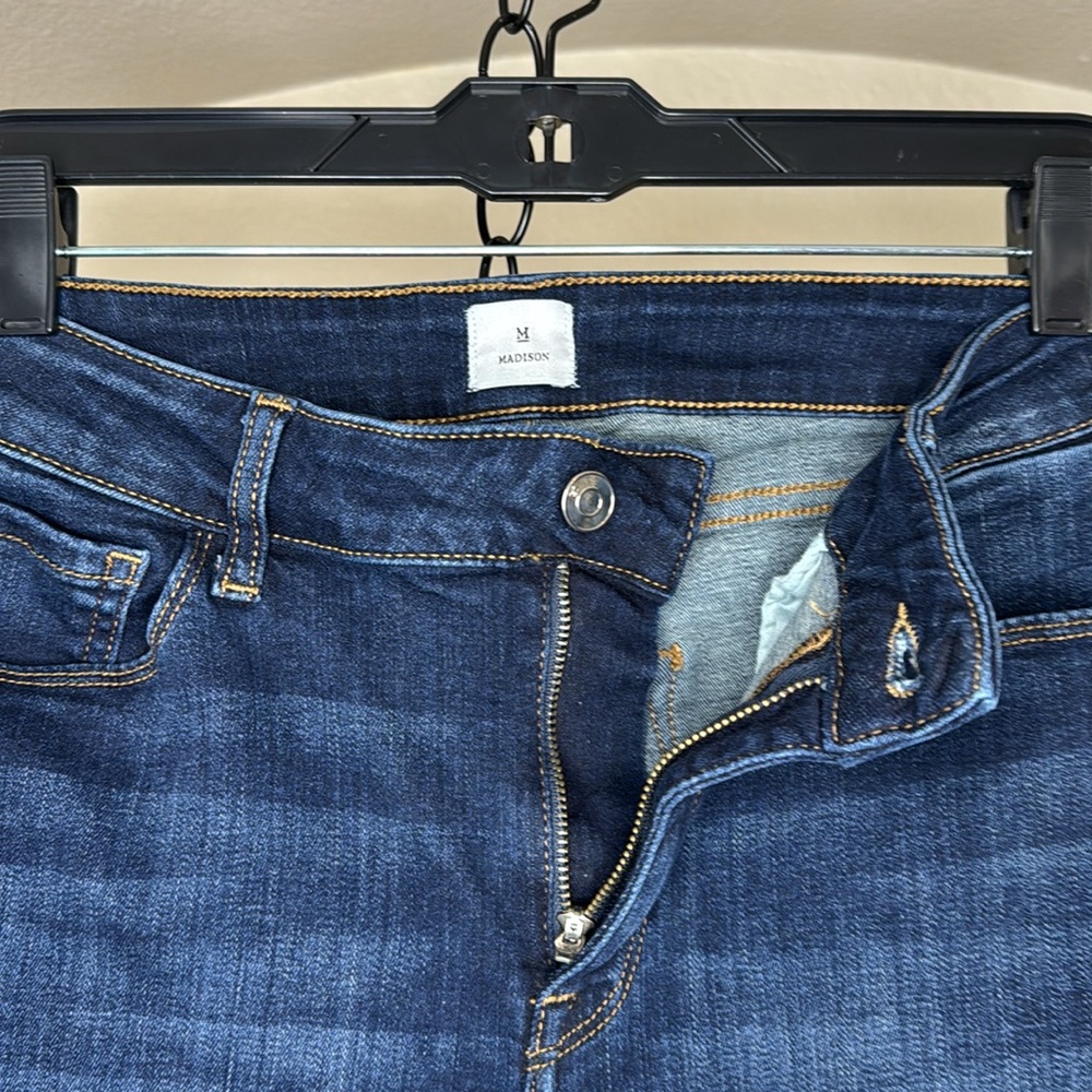 Madison Astor midrise skinny ankle jeans with frayed-hem, size 8/29, dark blue - Picture 9 of 16